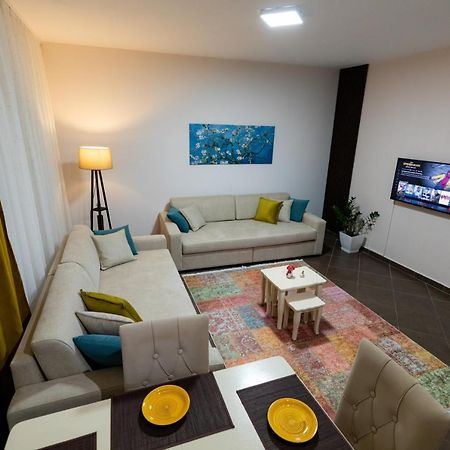 Tirana Contact Apartment ภายนอก รูปภาพ